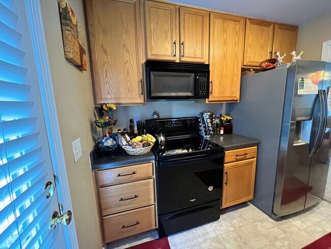 Building Photo - Lovely 2Br 2.5Ba Townhome in Brier Creek! ...