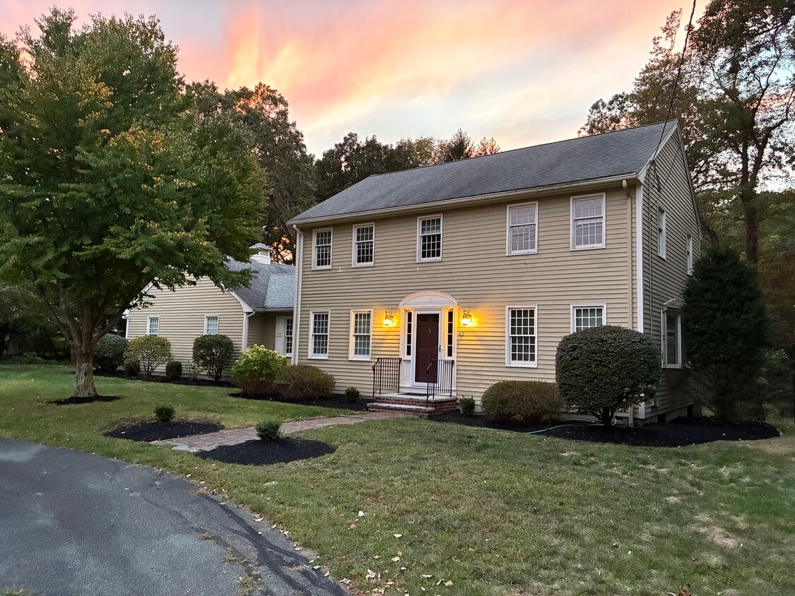 Primary Photo - 63 Barker St