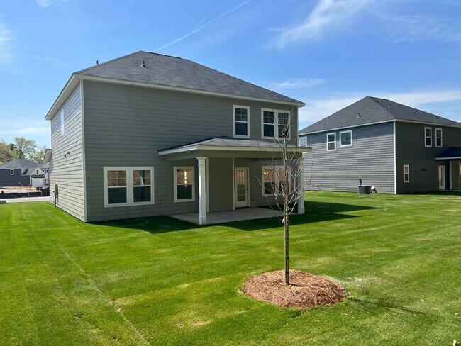 Building Photo - Stunning Move-in Ready Rental Home Feature...