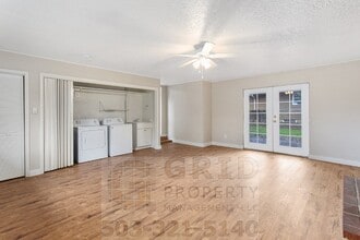 Building Photo - 8705 SE Pardee St