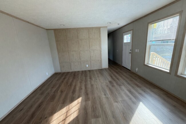 Building Photo - 9 Glade view -