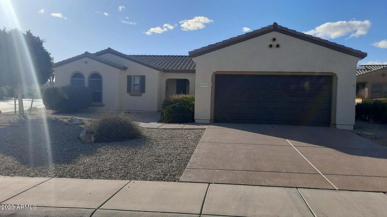 Primary Photo - 19520 N Copper Canyon Ct