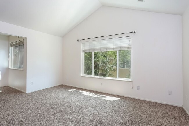 Building Photo - 1020 Rolland Moore Dr