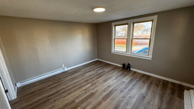 Foto del edificio - 400 Emma Ave