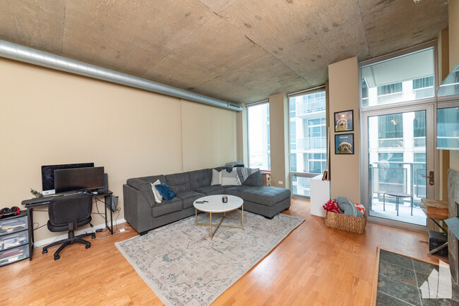 Building Photo - 700 N Larrabee St