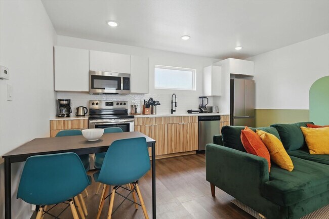 Foto del edificio - 4416 San Jacinto St