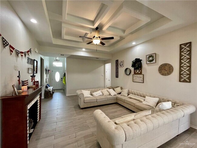 Building Photo - 19 Fuerte Ave