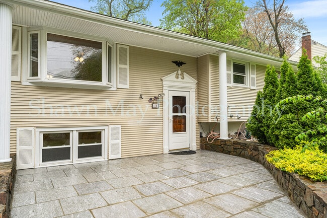 Building Photo - 32 Chatfield Dr