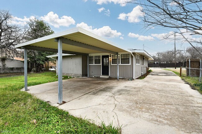 Foto del edificio - 4 br, 2 bath House - 204 W Northern Ave