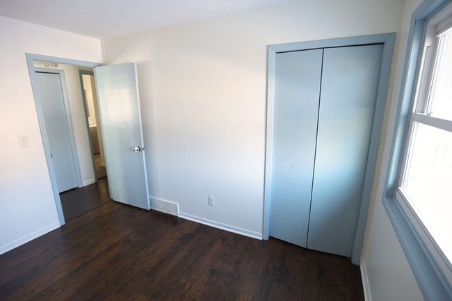 Foto del edificio - 2115 Brook Trails Ct SE