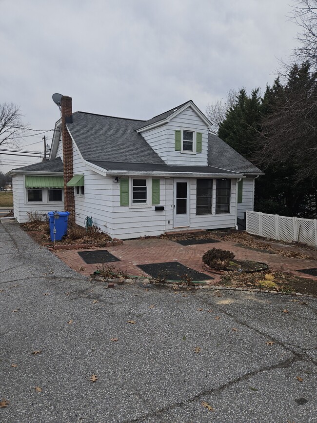 Foto del edificio - 513 E Baltimore St