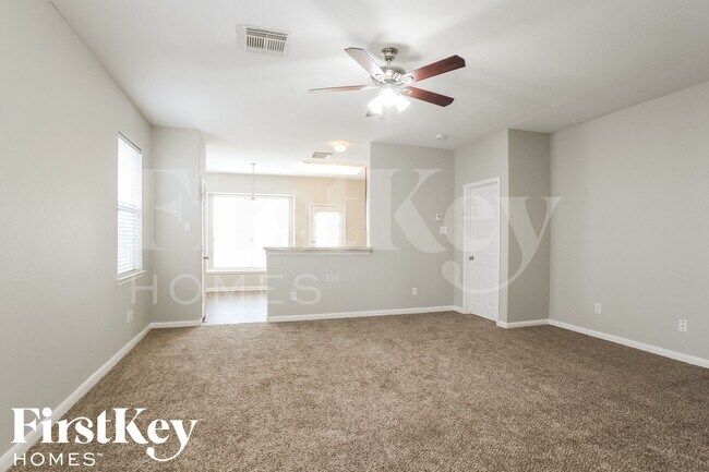 Foto del edificio - 12911 Pine Meadows St