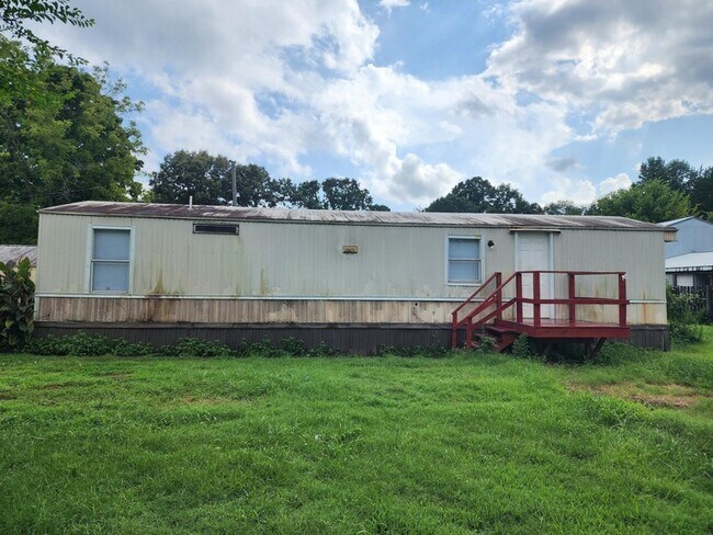 Building Photo - 2533 Murfreesboro Hwy