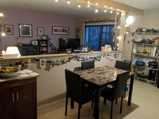 Foto del edificio - 314 Meadow Woods Ln