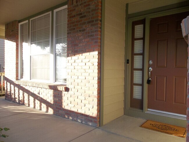 Building Photo - 2514 Rock Creek Dr
