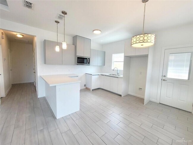 Foto del edificio - 2205 S Pamplona St