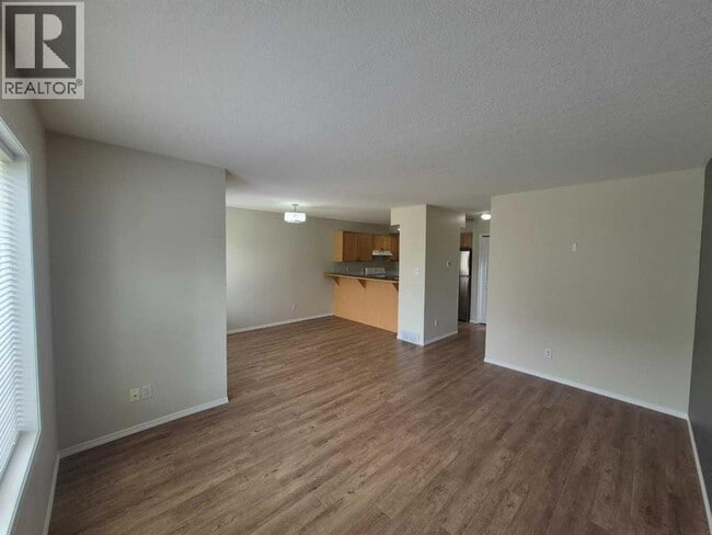 Building Photo - 545 Highlands Blvd W