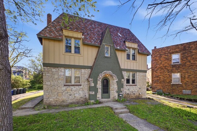 Foto del edificio - 25 W Tulane Rd