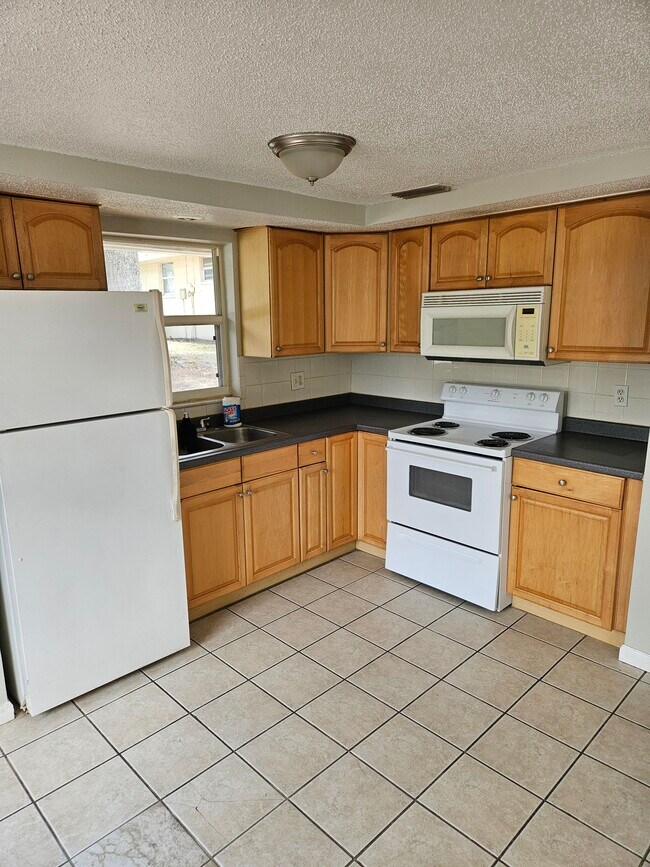 Foto del edificio - 6608 Chalice St