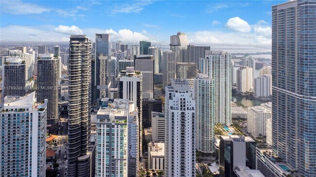 Building Photo - 1010 Brickell Ave