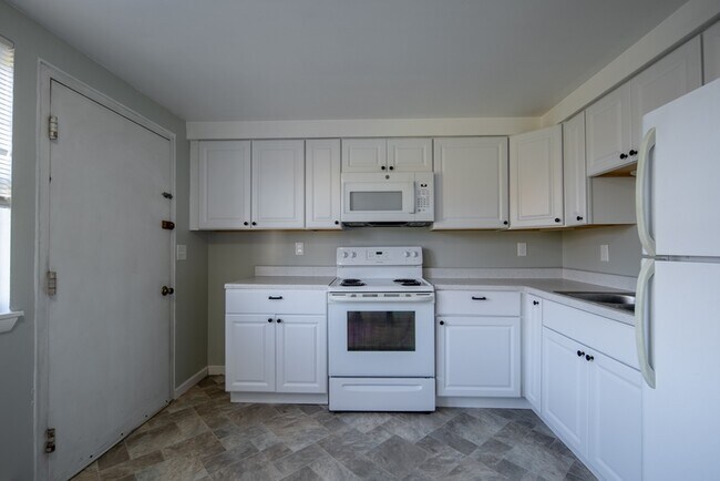 Building Photo - 50-62-62 East St