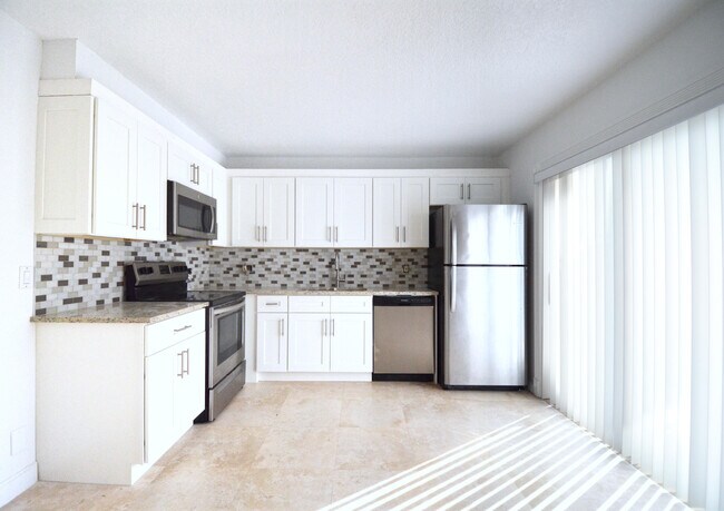 Building Photo - 173 Lake Arbor Dr