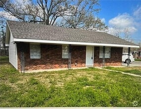 Building Photo - 500 Kinler St