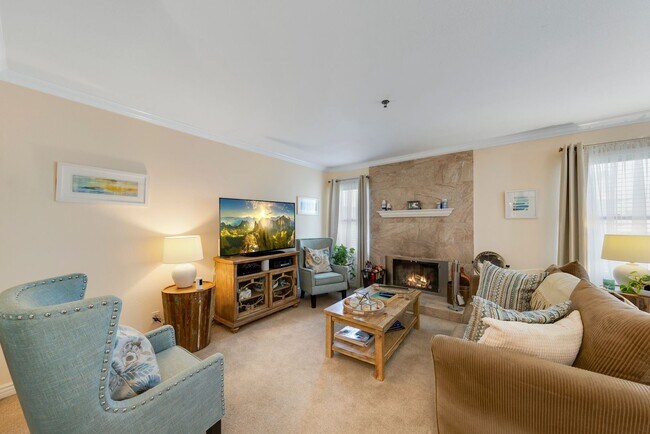 Foto del edificio - MOVE IN SPECIAL! - Long Term, Palm Lake 2 Bedroom condo!