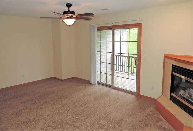 Foto del edificio - $1,300 | 2 Bedroom, 1 Bathroom Condo | No Pets* | Available for August 1st, 2026 Move In!