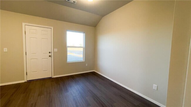 Building Photo - 1505 S Corsac St