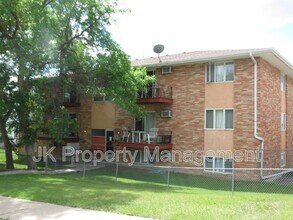 Building Photo - 1122 1st Ave SW