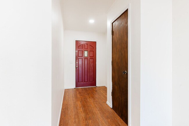 Foto del edificio - 5013 S Lions Ave