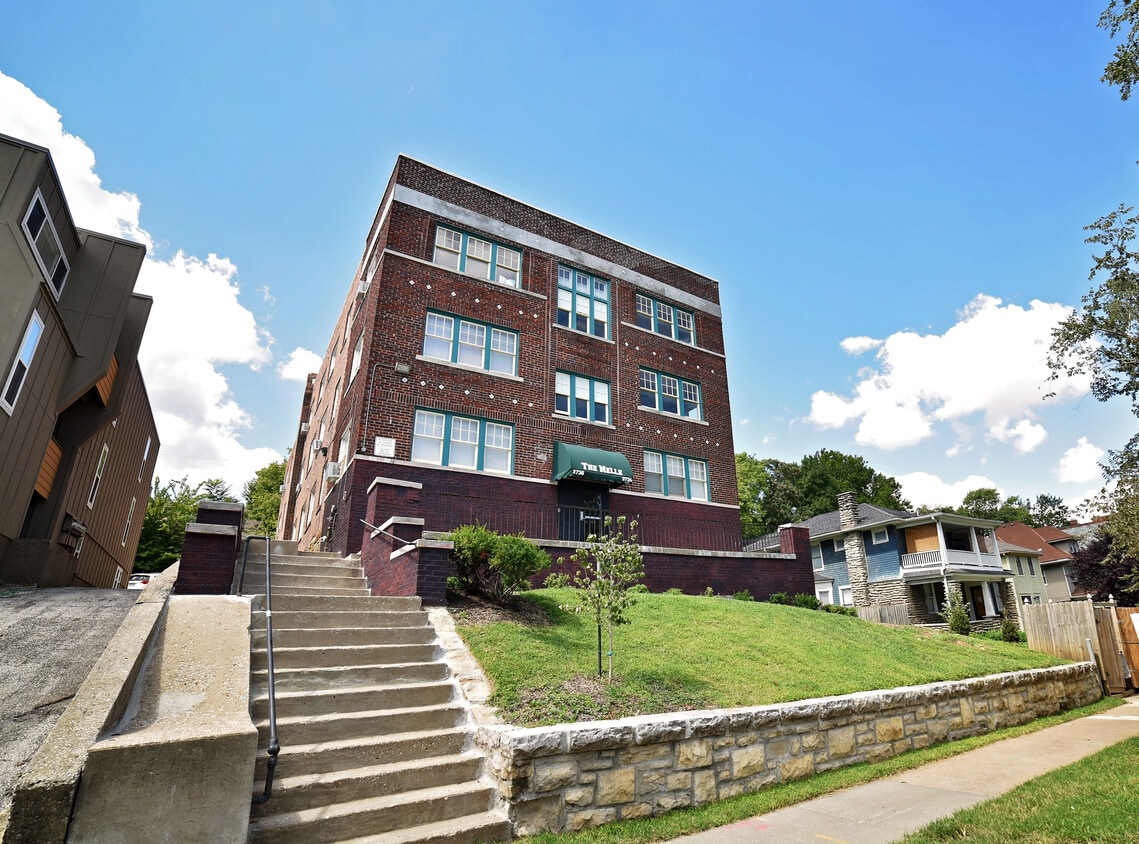 Building Photo - The Nelle - 3734 -3736 WarwickBlvd