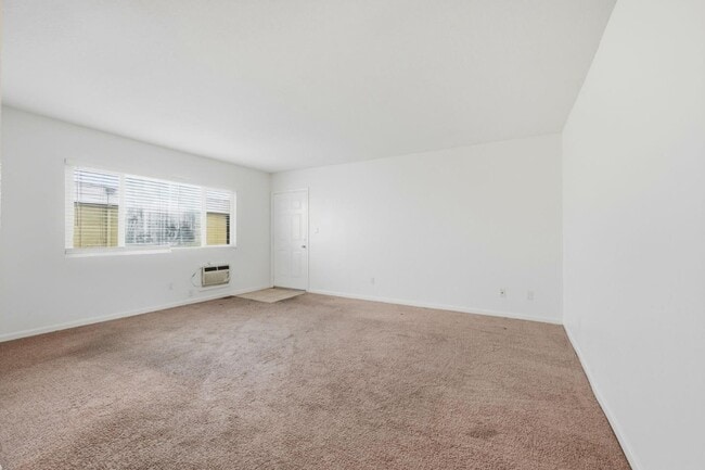 Building Photo - 6666 Beadnell Way