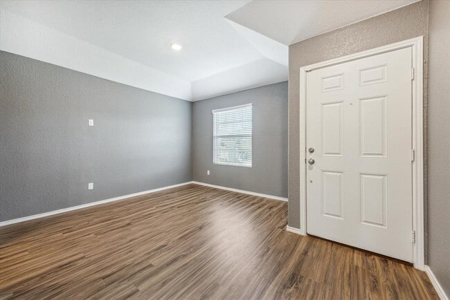 Building Photo - 139 Vintage Dr