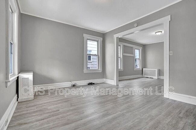 Building Photo - 35 Chester Ave