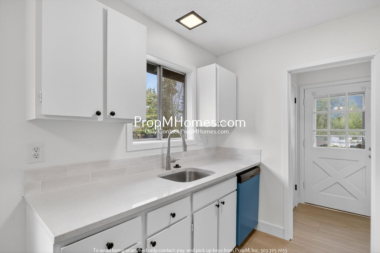 Updated Second-Story Two Bedroom Home In Beaverton! - Updated Second-Story Two Bedroom Home In Beaverton!