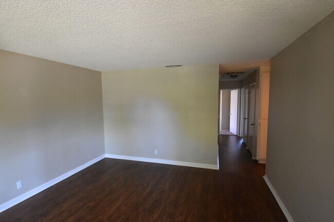 Building Photo - 311 Brentwood Rd