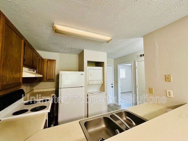 Building Photo - 203 Sunn Aire Ct