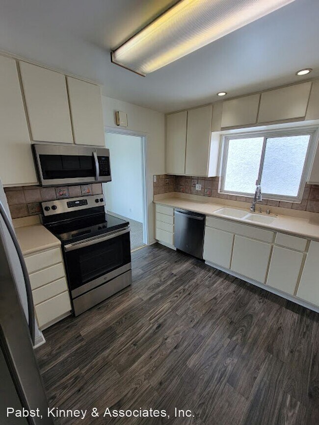 Building Photo - 2 br, 1 bath House - 3931 LIVINGSTON DR. #5