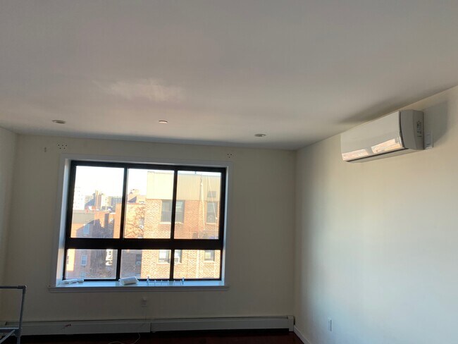 Foto del edificio - 6486 Wetherole St