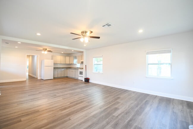 Foto del edificio - 415 W 29th Ave