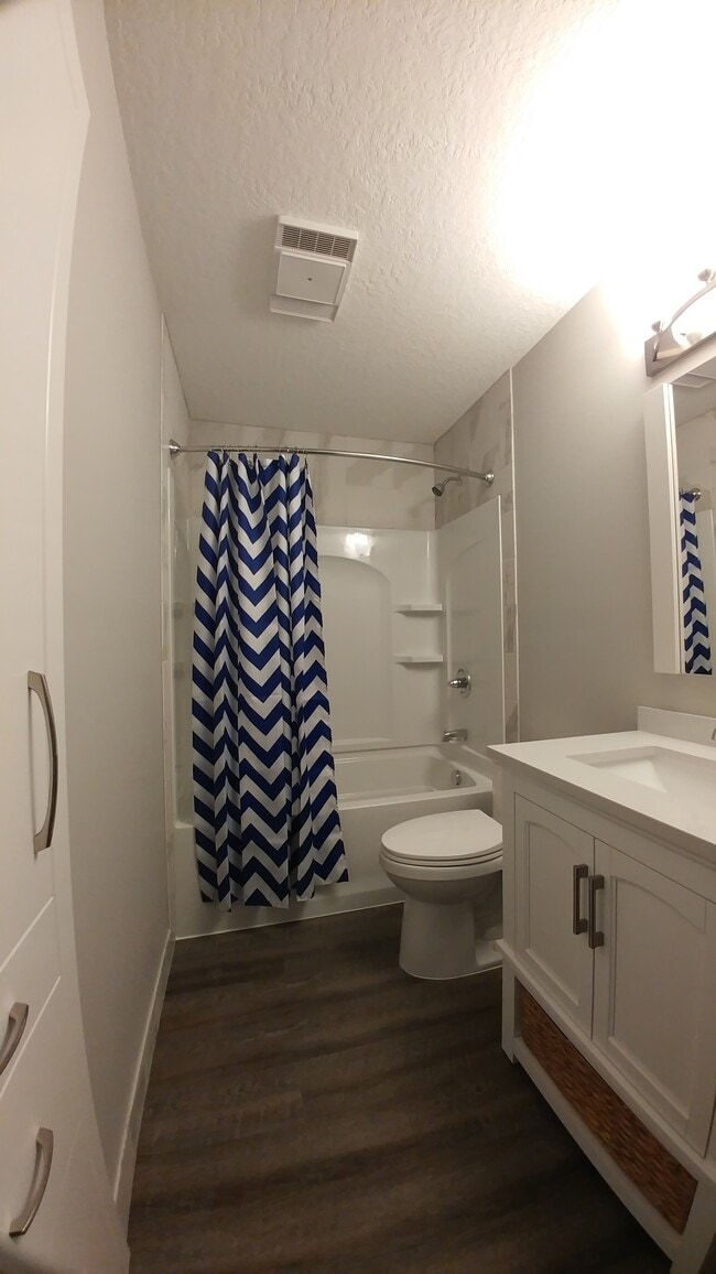 Building Photo - 2204 Valleyhigh Dr NW