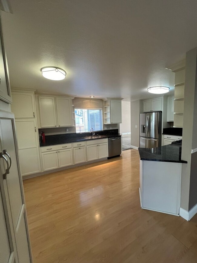 Building Photo - SPARKS VISTAS - BEASLEY / SKY RANCH / REED