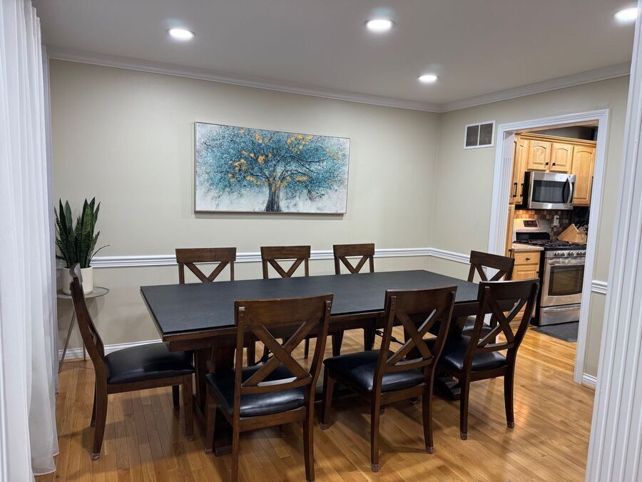Foto del edificio - 412 Juniper Dr