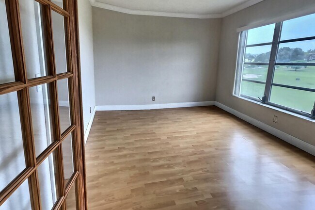 Foto del edificio - 3100 N Palm Aire Dr