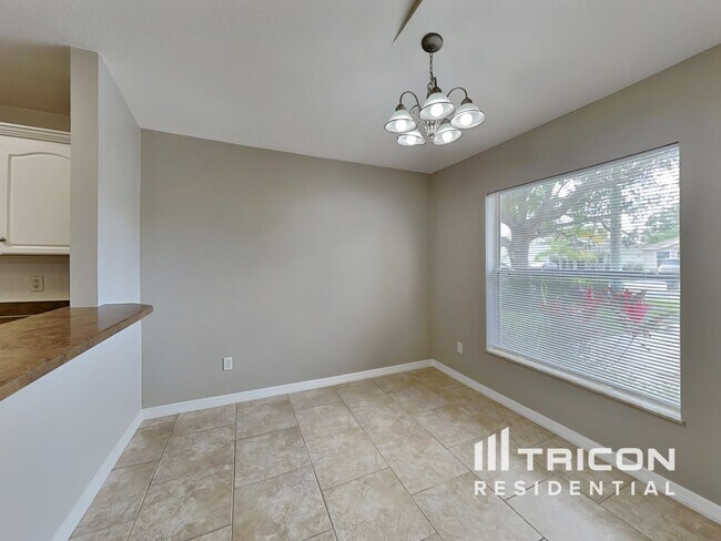 Foto del edificio - 5127 Pineland Ave