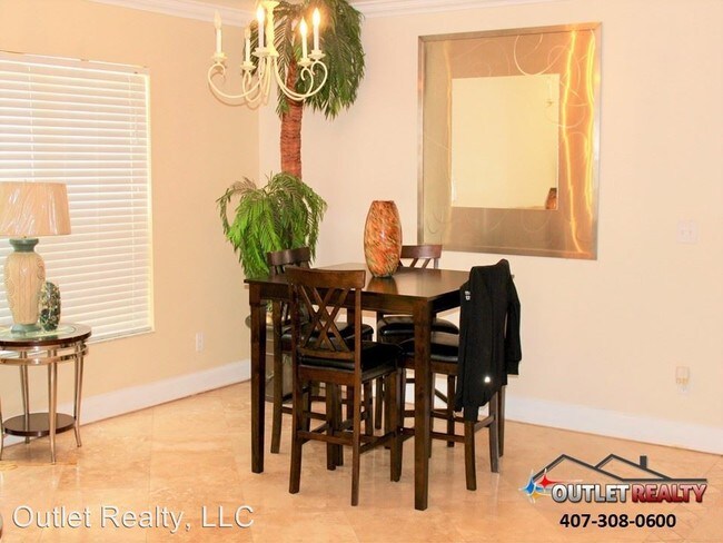 Building Photo - 4 br, 2.5 bath House - 818 Flower Fields Lane