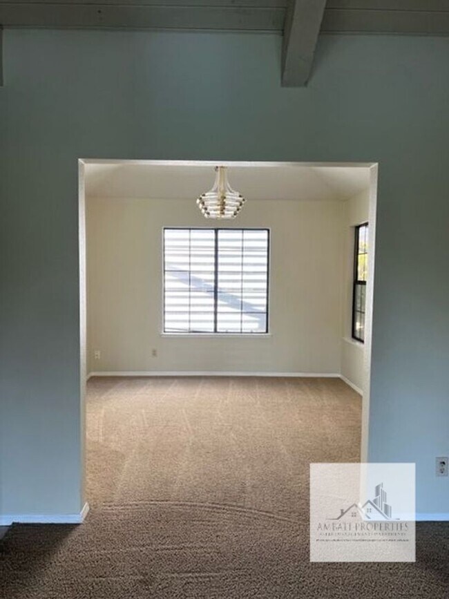 Building Photo - Beautiful Home in Woodward Lake Community ...