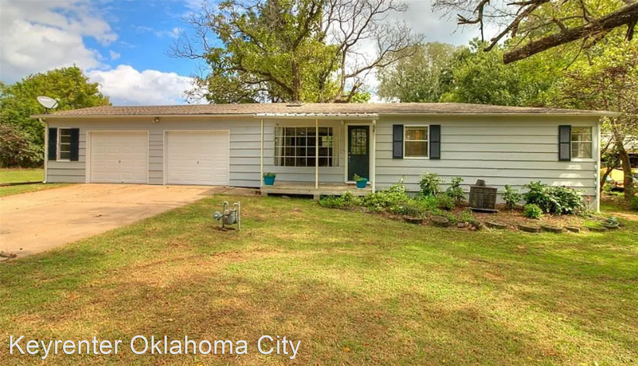 Primary Photo - 4 br, 2 bath House - 2208 N Henney Rd